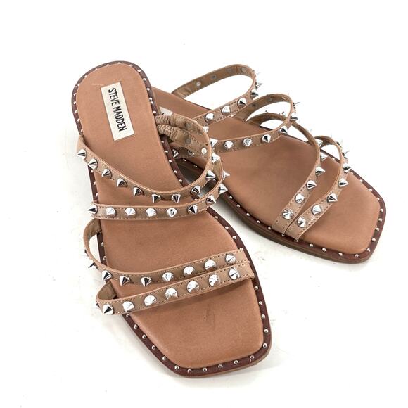 Steve Madden Selina Sandals 9.5 Stud Silver Tan Travel Resort Cruise Flats - Picture 4 of 7